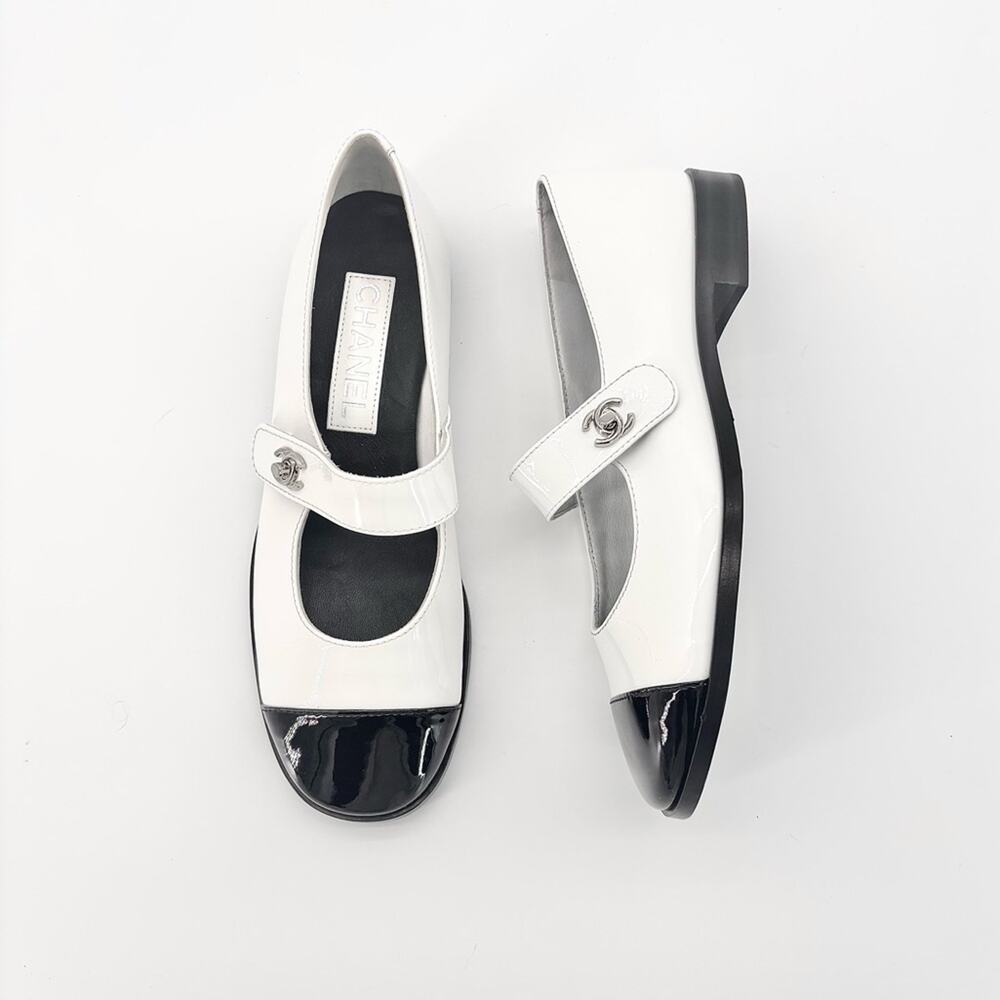 Chanel CC Logo Turnlock Calfskin Patent Leather Cap Toe Maryjane Flats Shoes 37 - Picture 2 of 13